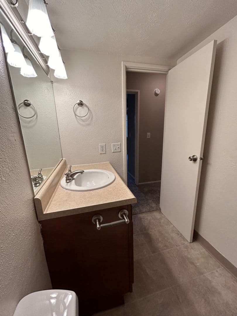 Omaha Apartment: 5344 S 99th Street