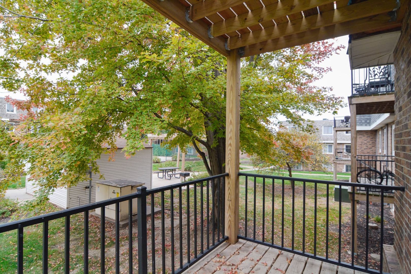 Lincoln Apartment: 1521 Superior Street, #12