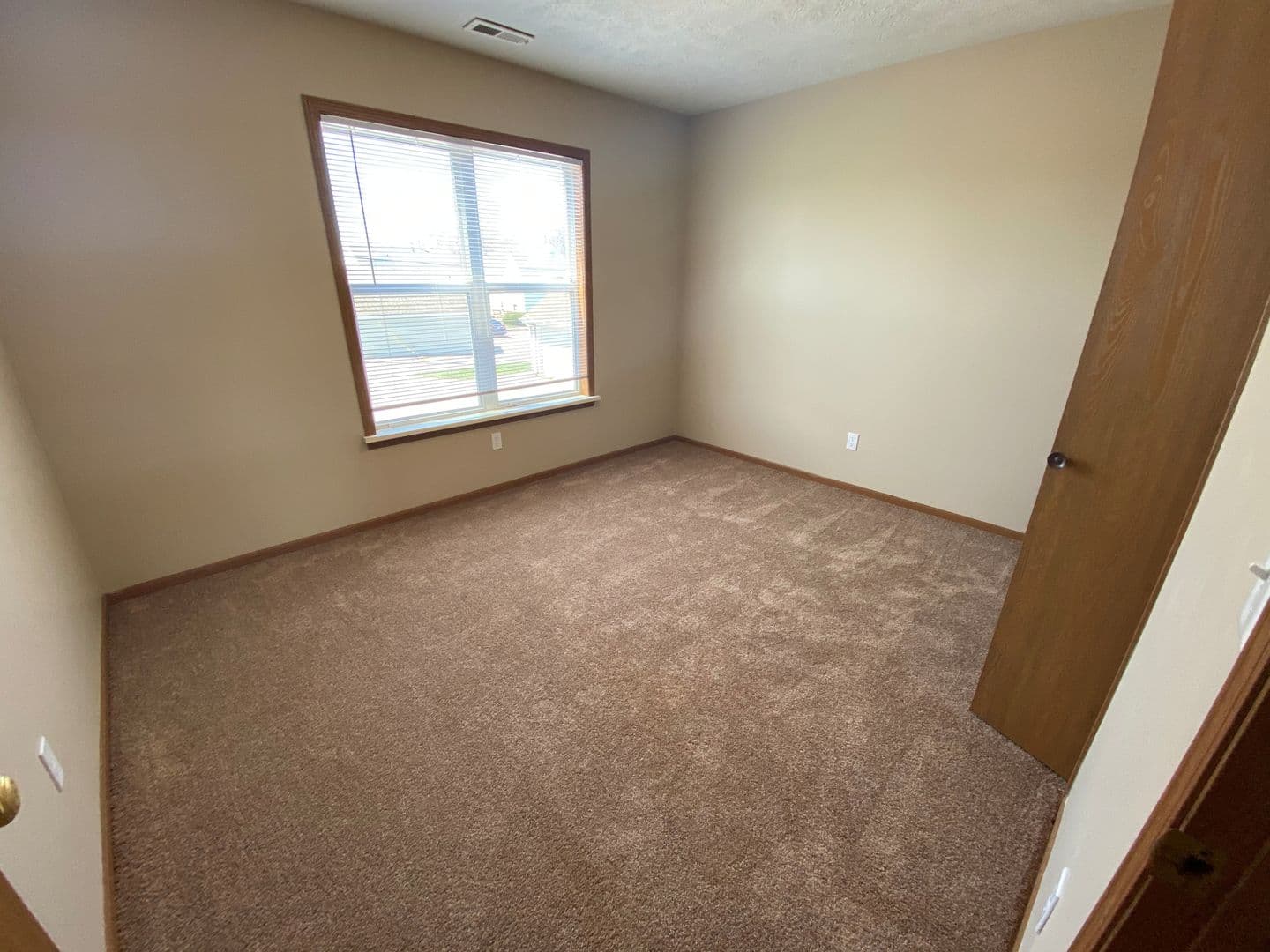 Omaha Apartment: 1833 N 18th Street