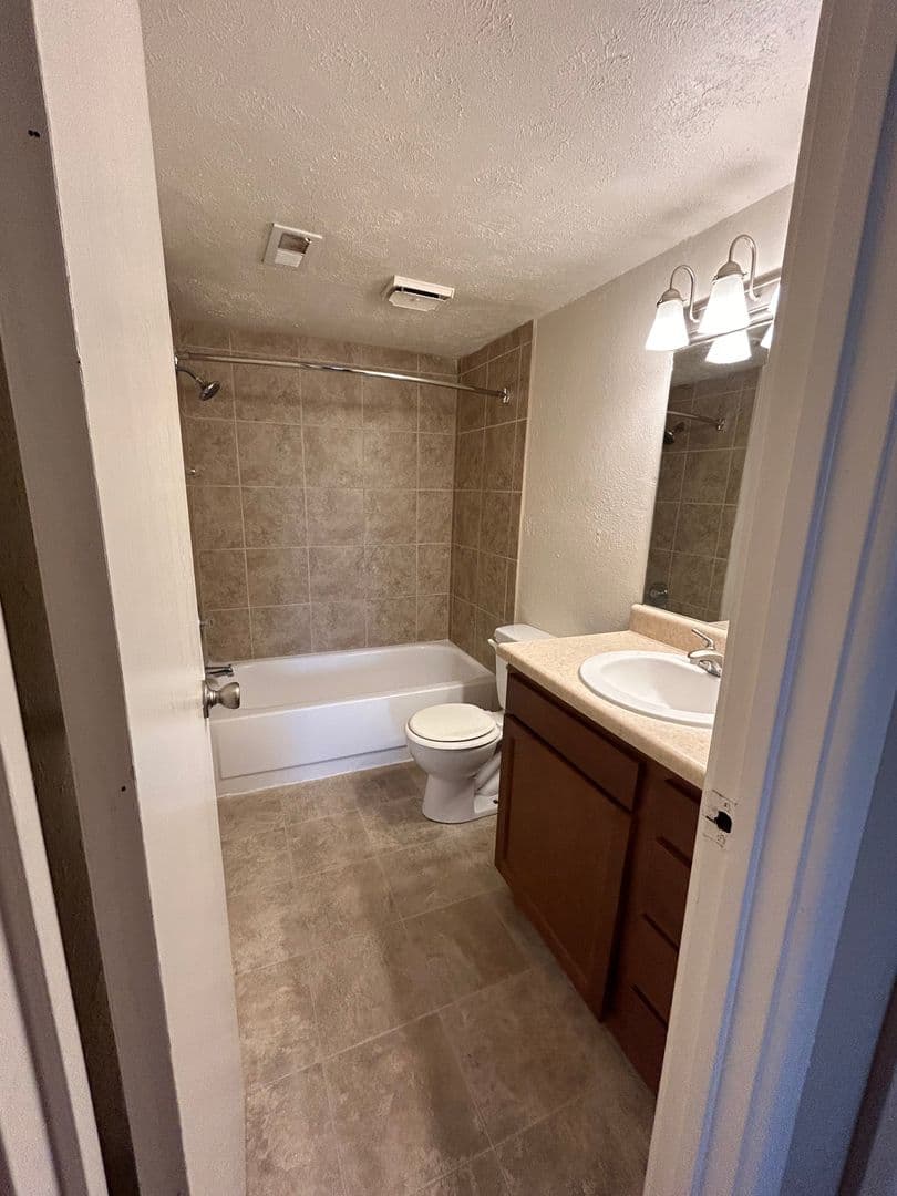 Omaha Apartment: 5344 S 99th Street