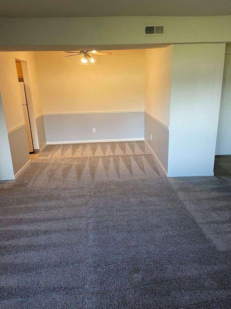 Omaha Apartment: 5806 S 141st Plz