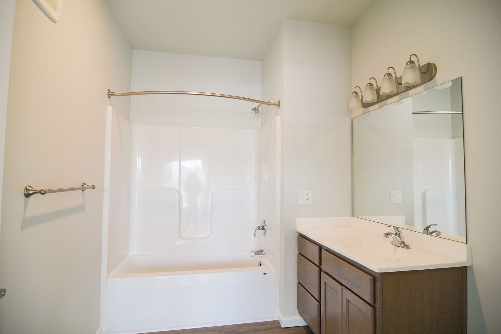 Lincoln Apartment: 1170 SW 27th Street