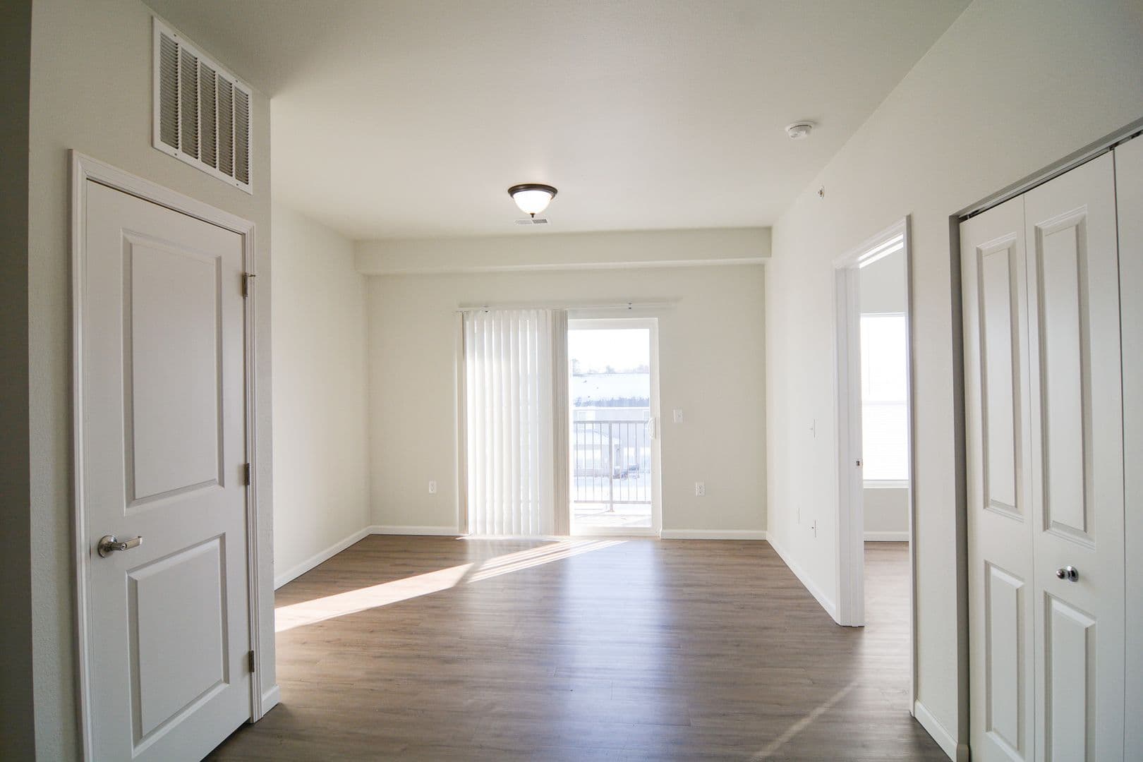 Lincoln Apartment: 1170 SW 27th Street