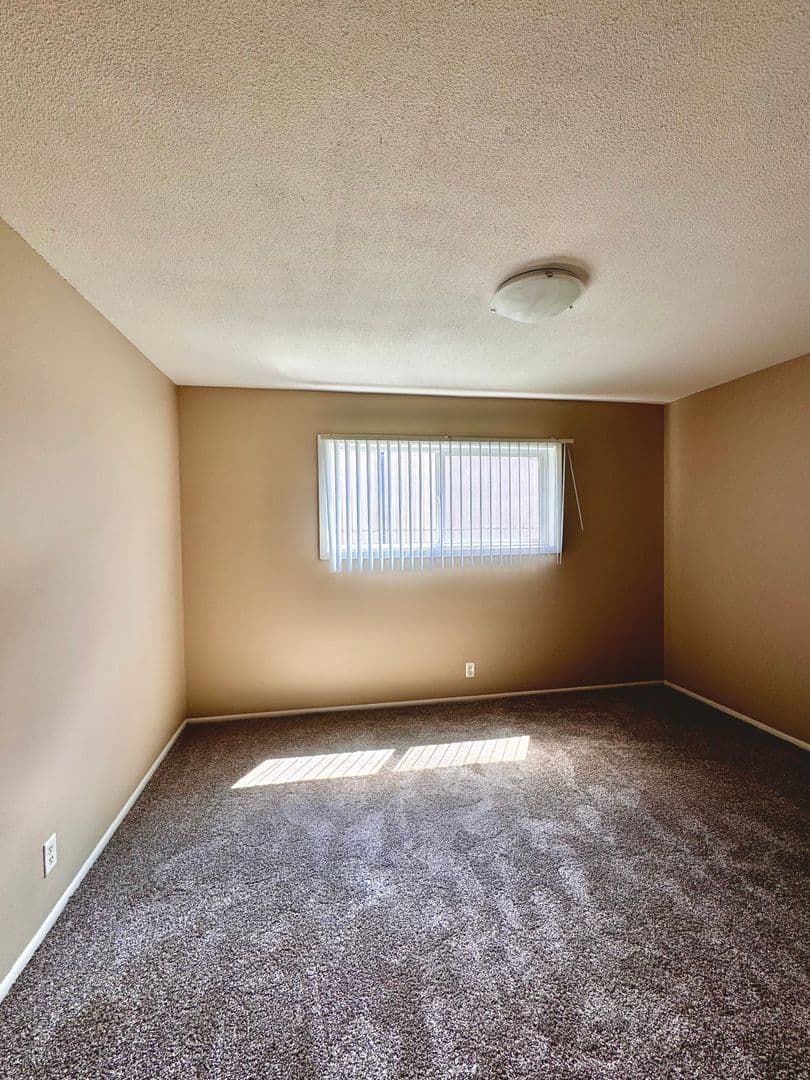 Omaha Apartment: 2306 Village Court