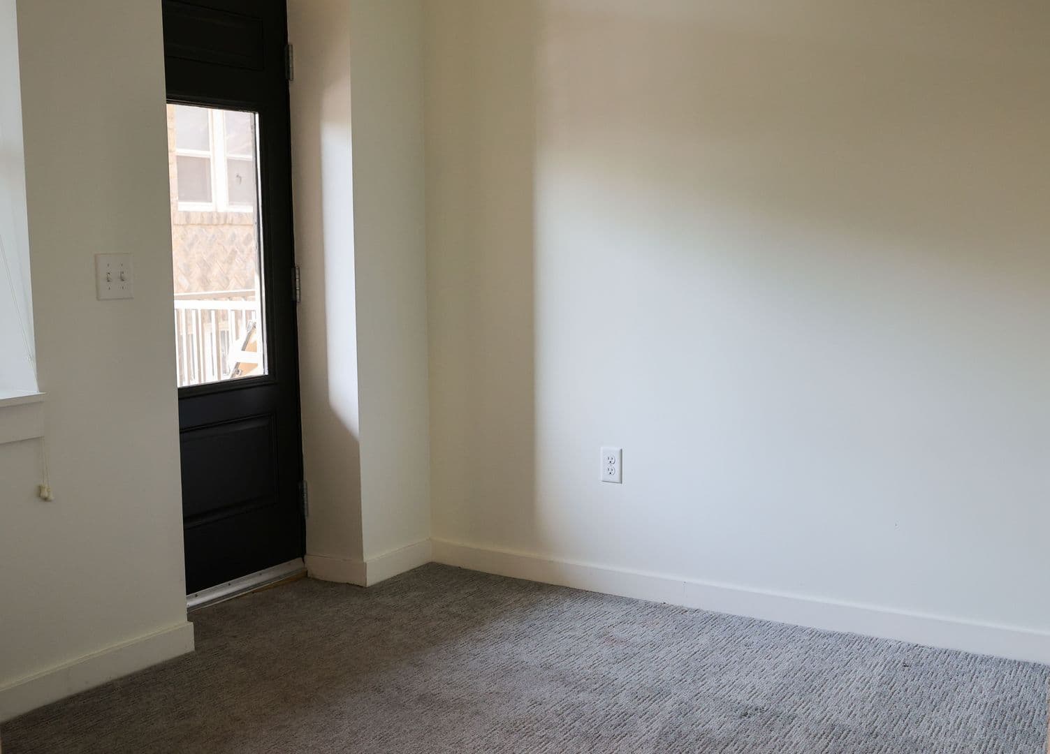 Omaha Apartment: 907 South 25th Street