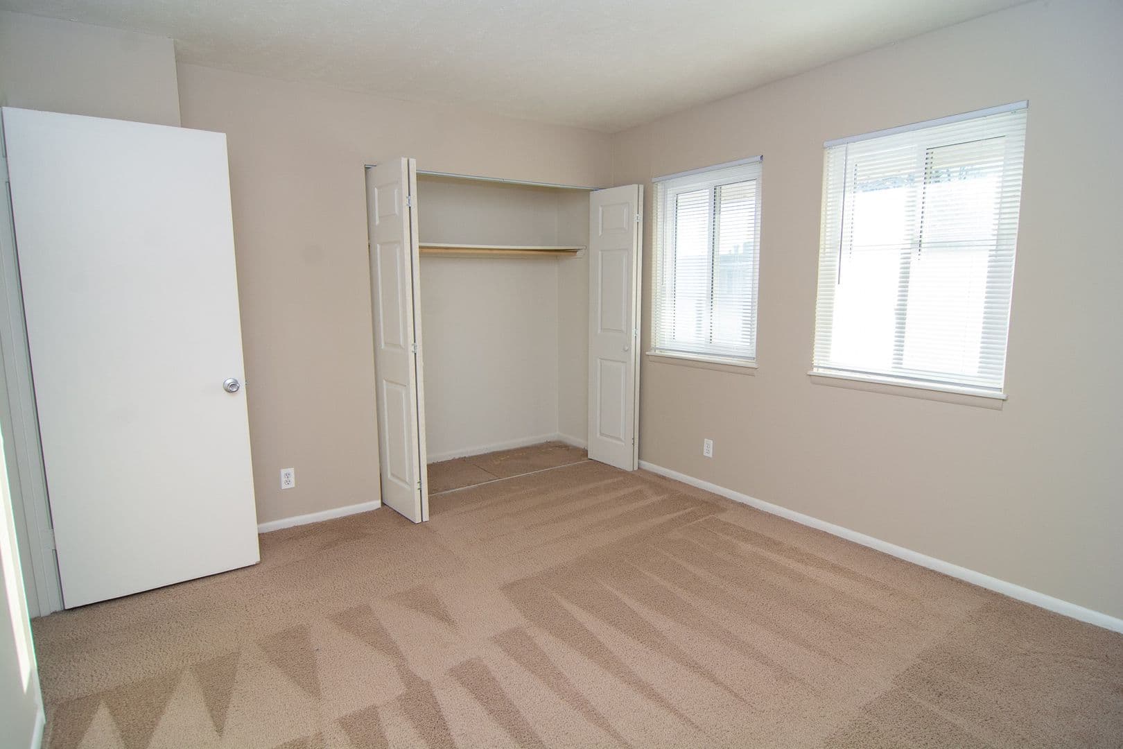 Omaha Townhome: 556 N 88th Plz