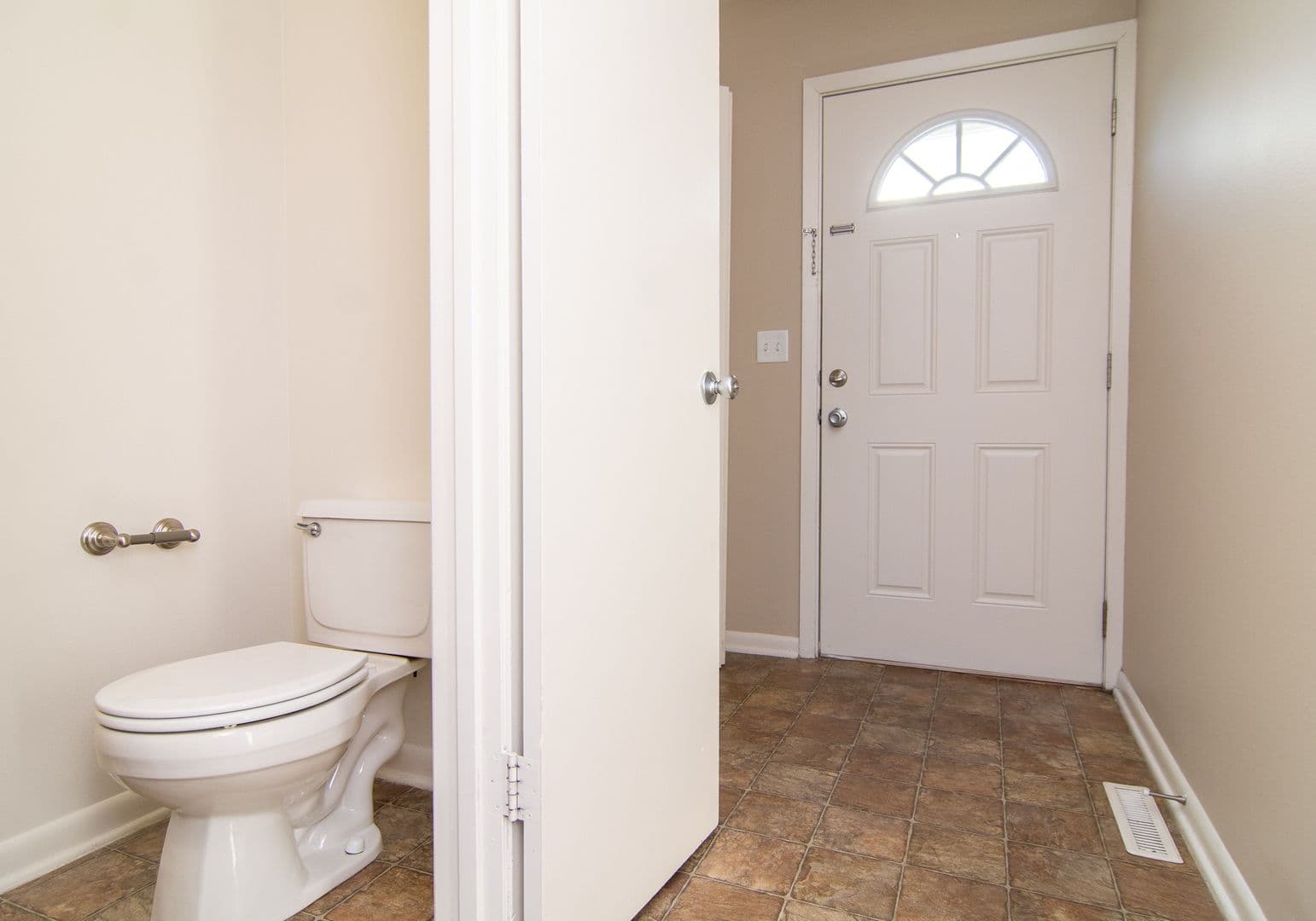Omaha Townhome: 556 N 88th Plz