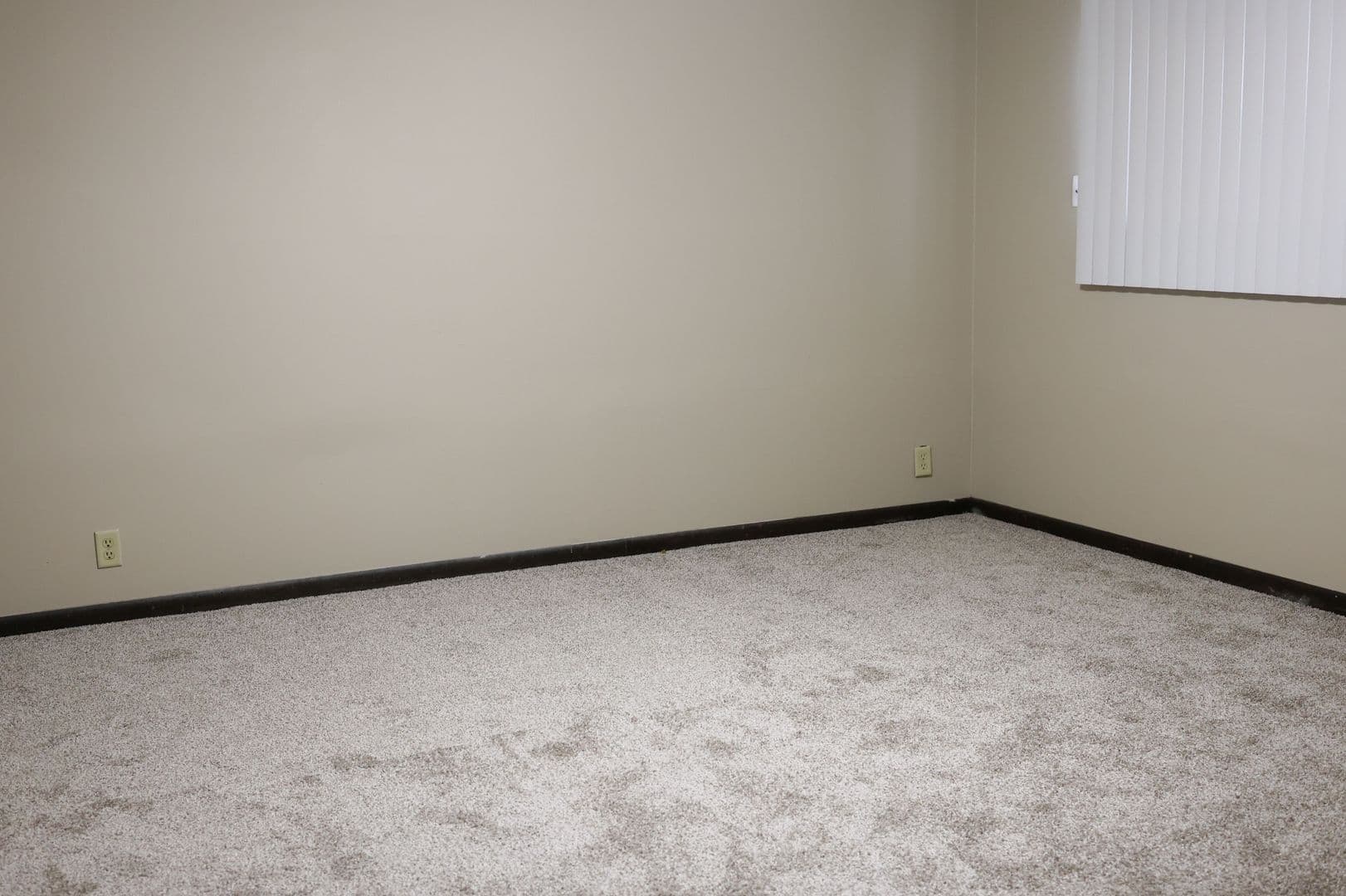 Omaha Apartment: 2323 Village Court