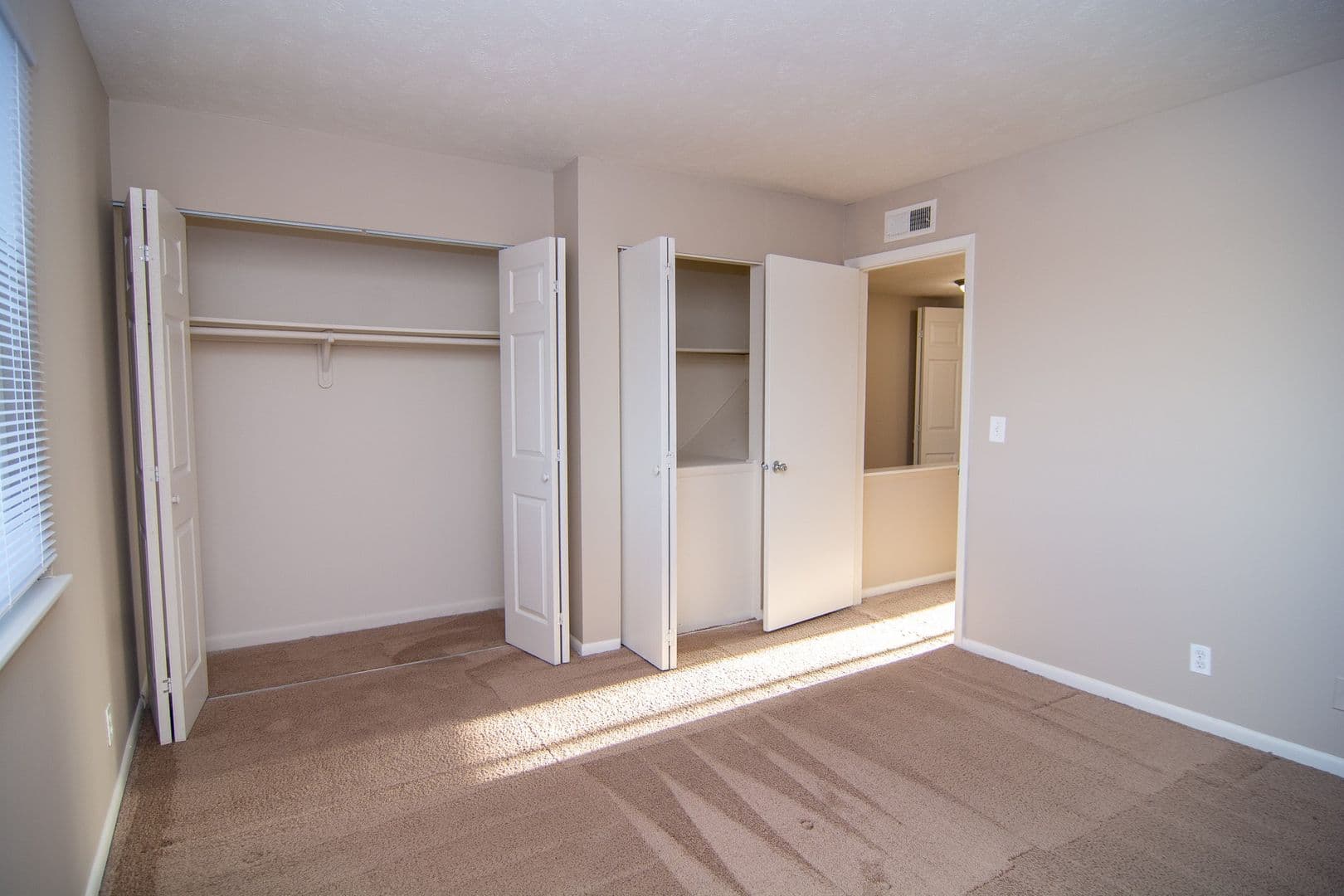 Omaha Townhome: 556 N 88th Plz