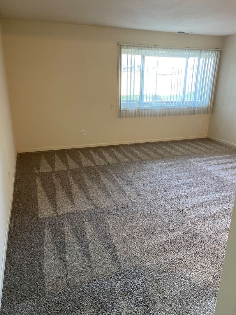Omaha Apartment: 5806 S 141st Plz