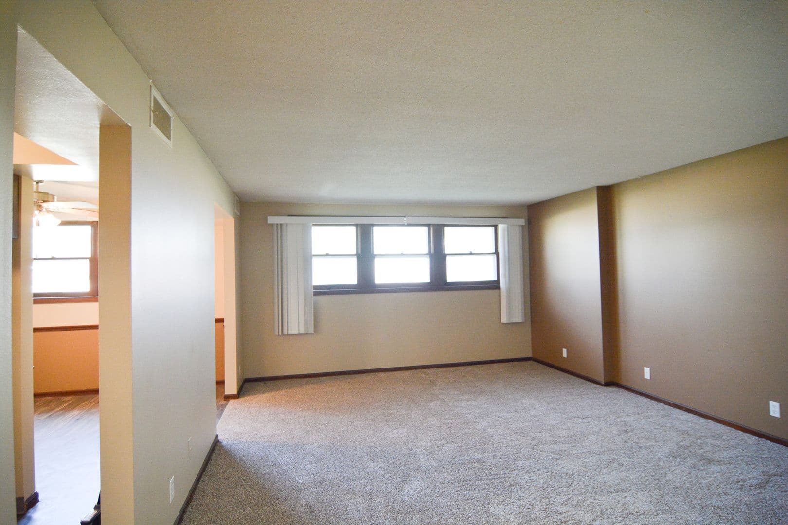 Omaha Apartment: 11766 Wakeley Plz