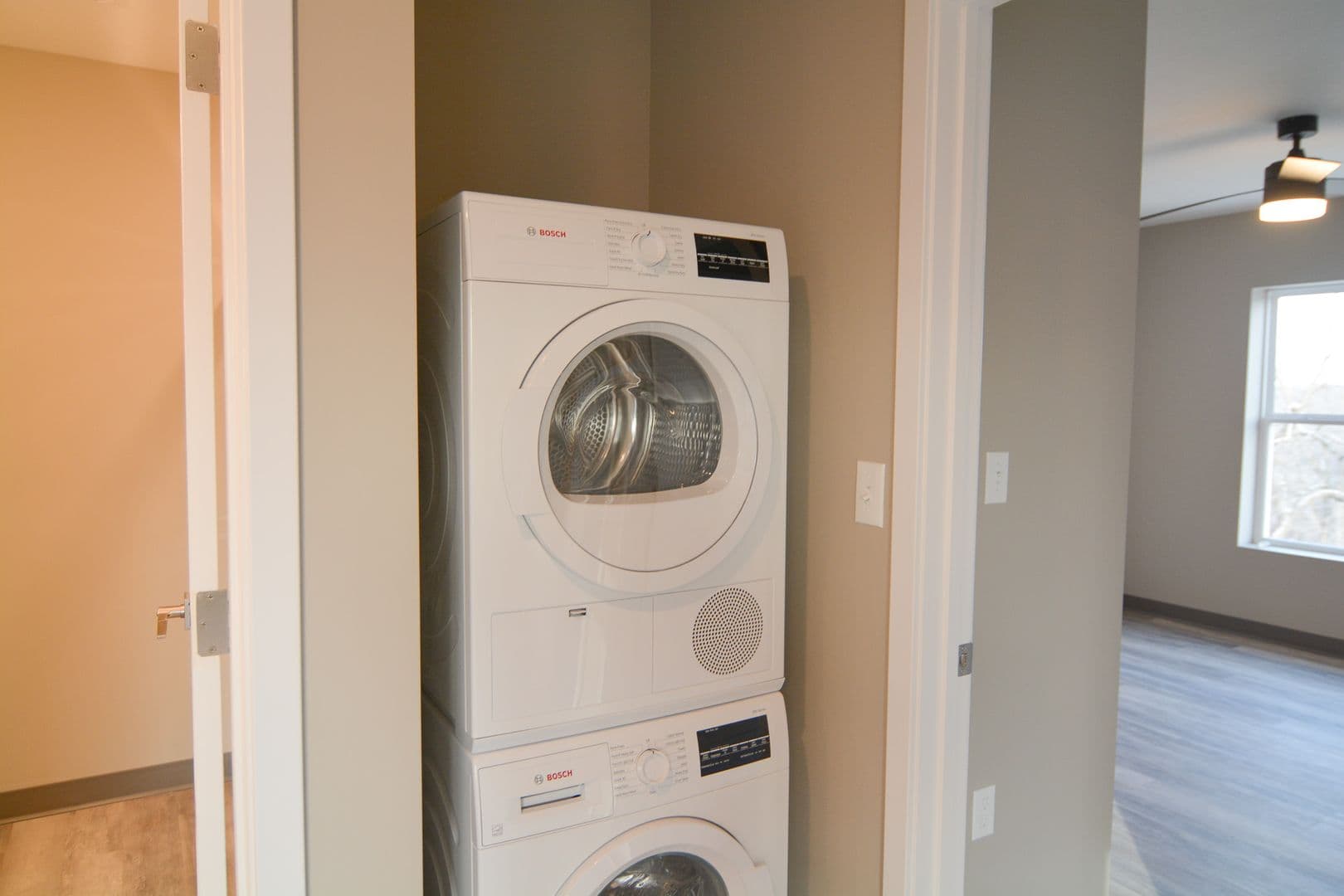 Omaha Apartment: 4102 Hamilton Street