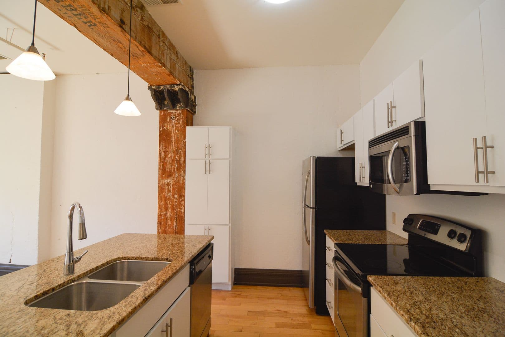Omaha Apartment: 424 S. 12th Street