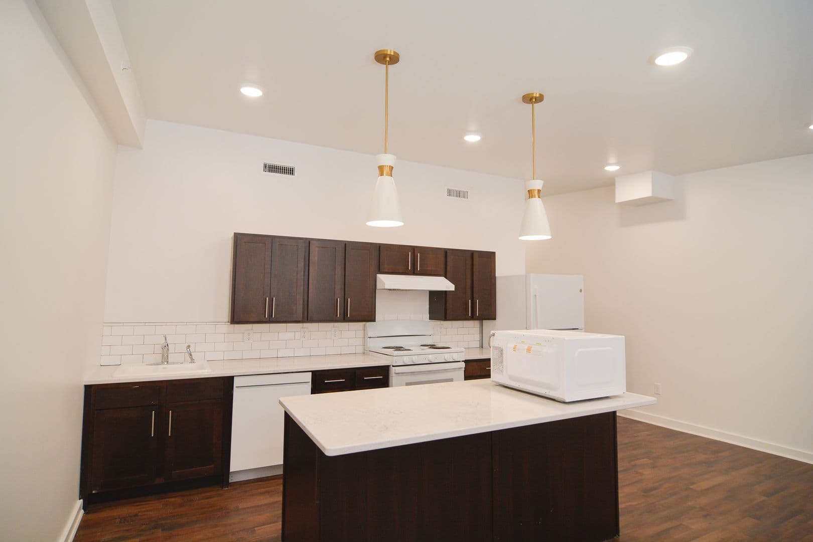 Council Bluffs Apartment: 530 W Broadway