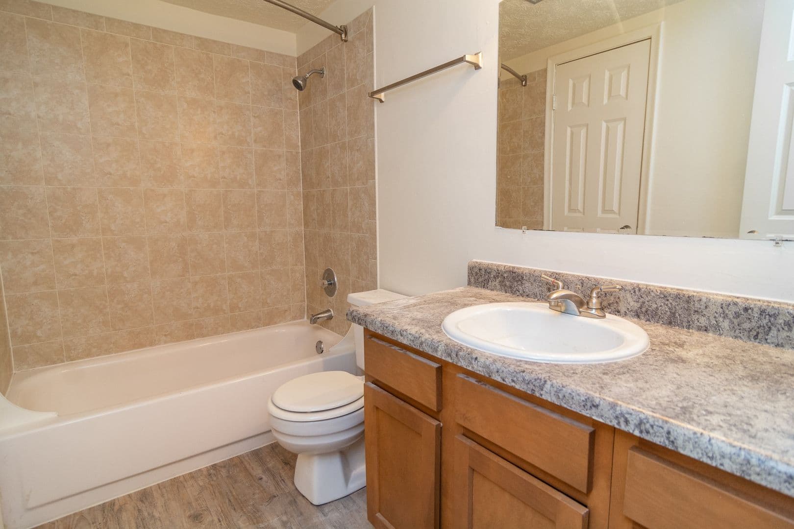 Omaha Apartment: 6917 Wright Plz