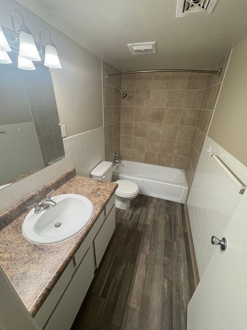 Omaha Apartment: 2306 Village Court