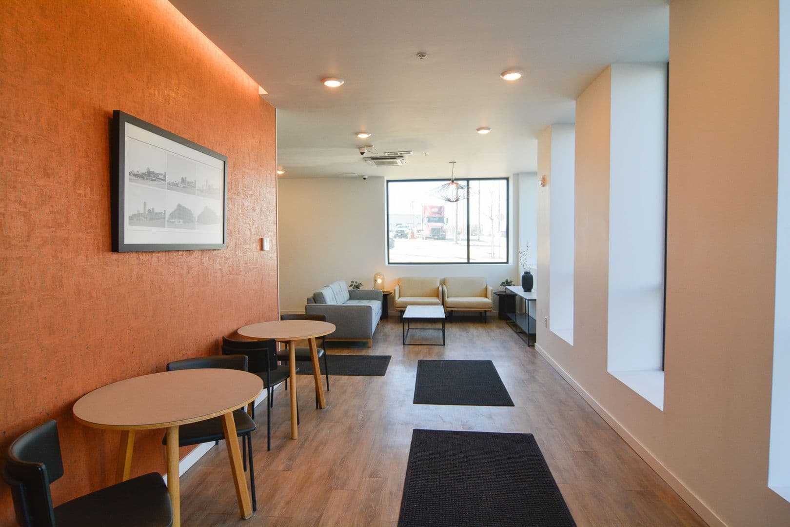 Omaha Apartment: 925 Pierce Street
