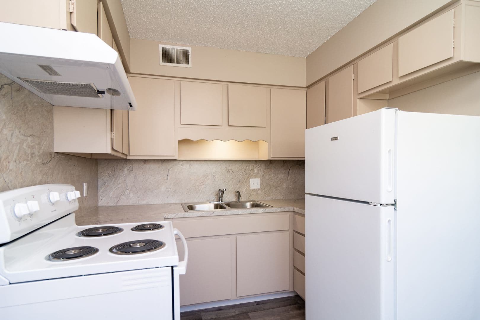 Omaha Apartment: 2323 Village Court