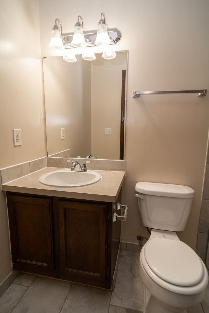 Omaha Apartment: 950 S 69th Street