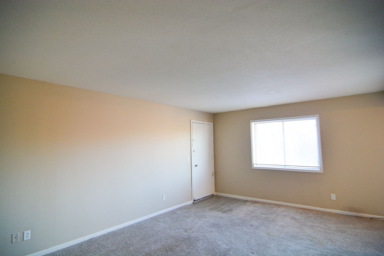 Omaha Apartment: 8500 Ohern