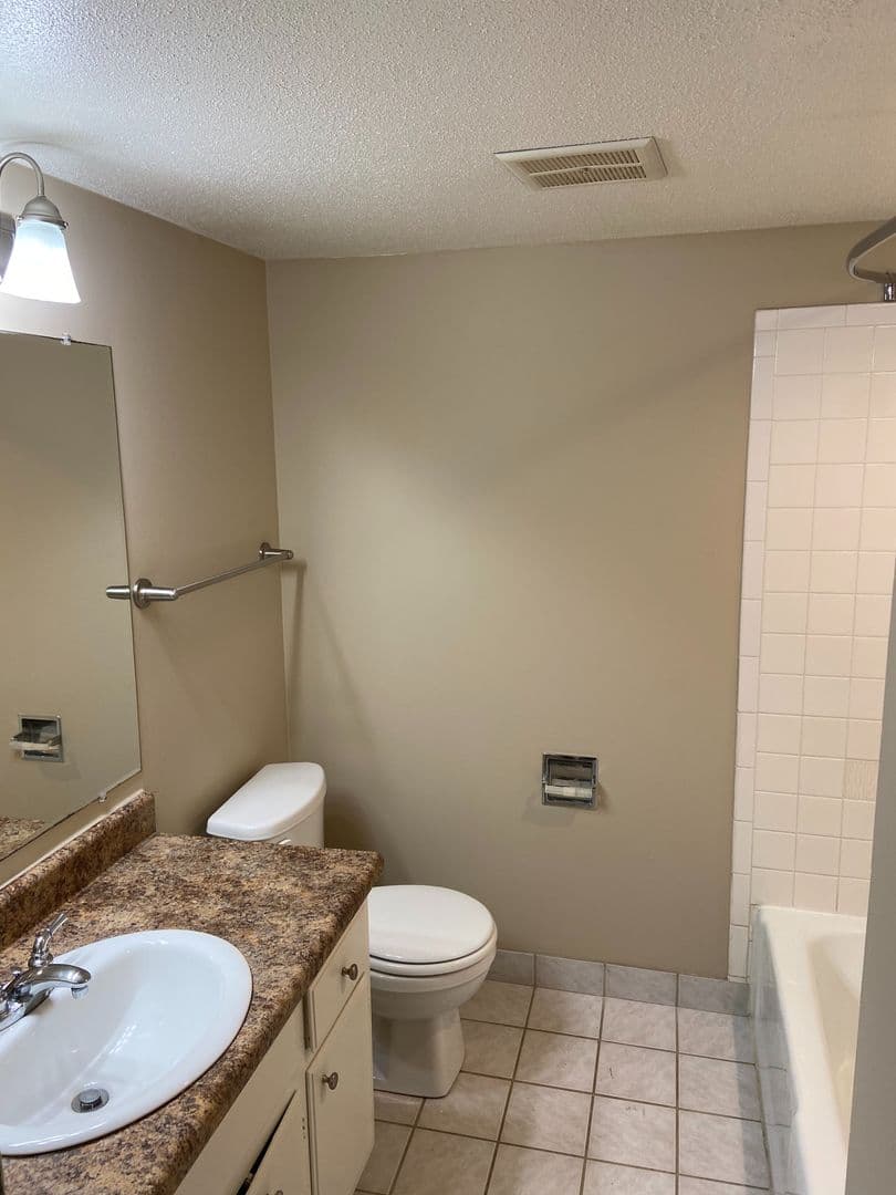 Omaha Apartment: 11766 Wakeley Plz