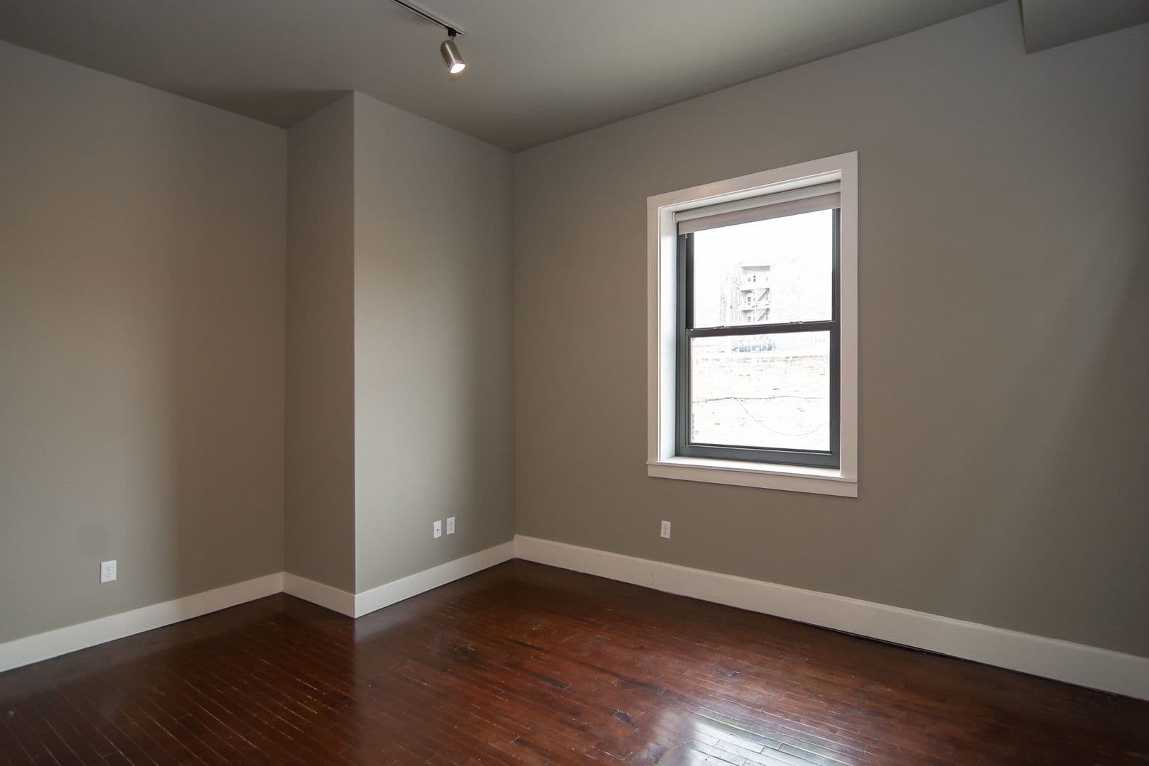 Omaha Apartment: 306 S 24th Street