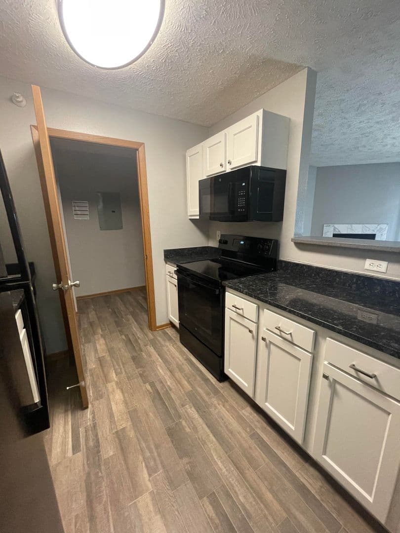 Omaha Apartment: 15551 Adams Street  #101
