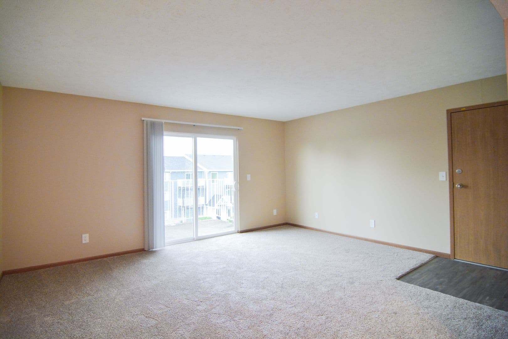Bellevue Apartment: 14812 Normandy Blvd