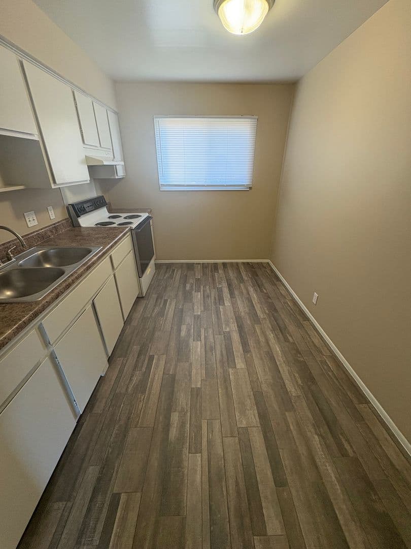 Omaha Apartment: 2306 Village Court