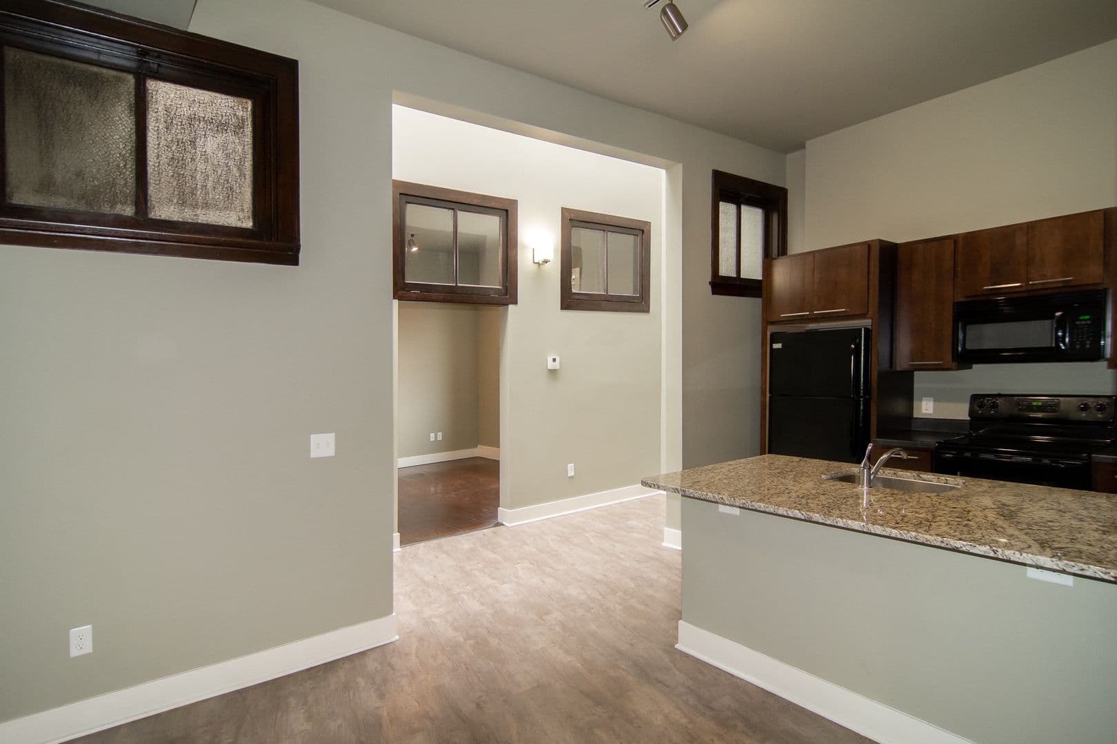 Omaha Apartment: 306 S 24th Street