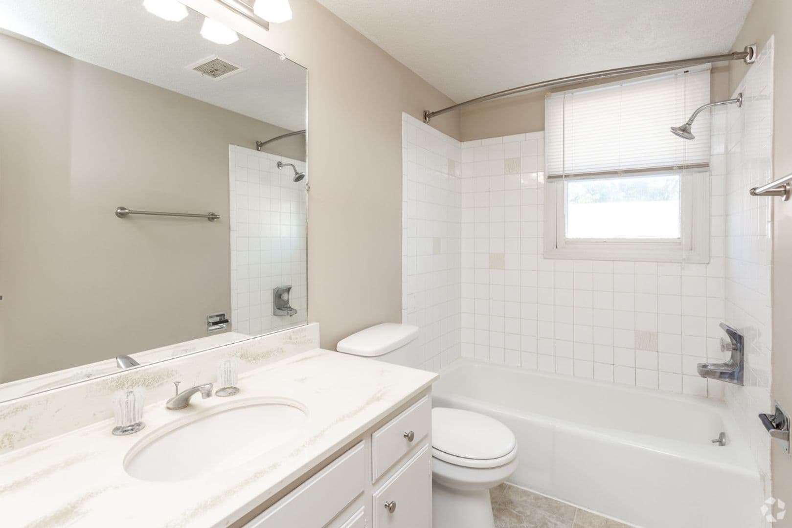 Omaha Apartment: 11766 Wakeley Plz