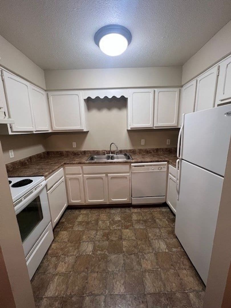 Omaha Apartment: 8500 Ohern