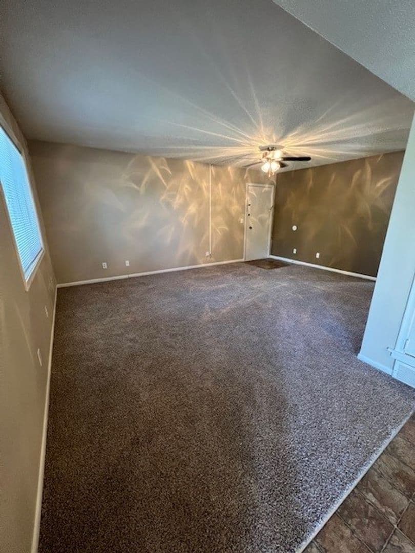 Omaha Apartment: 8500 Ohern
