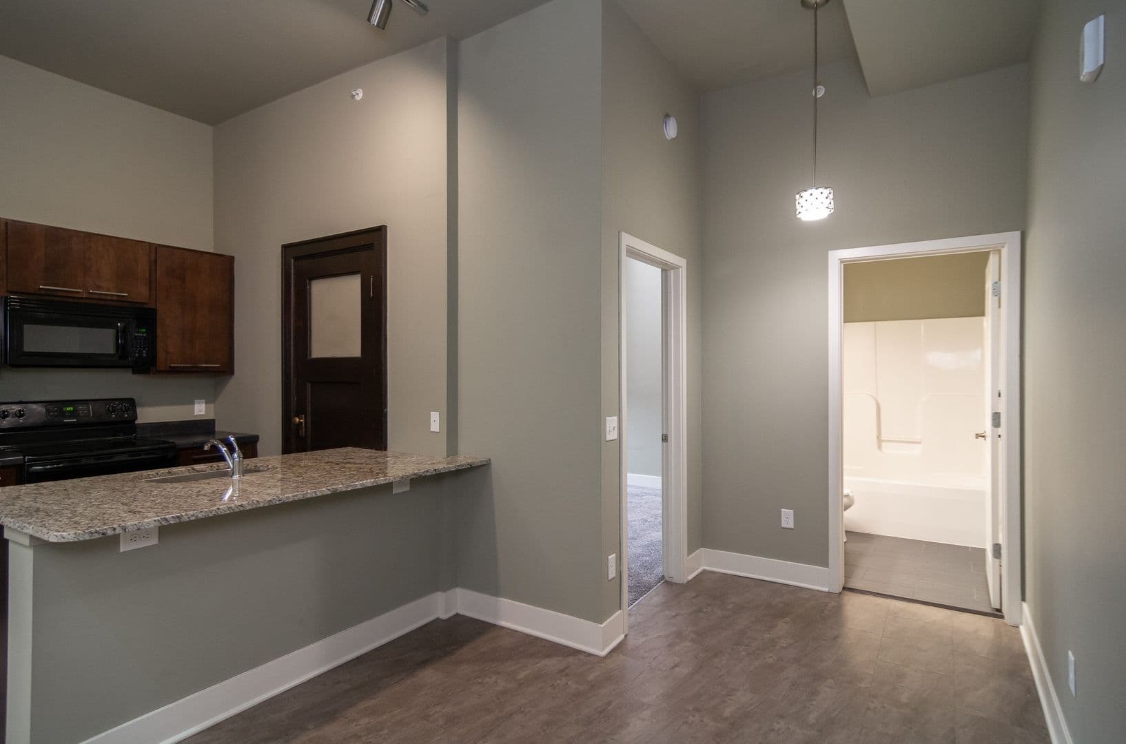 Omaha Apartment: 306 S 24th Street
