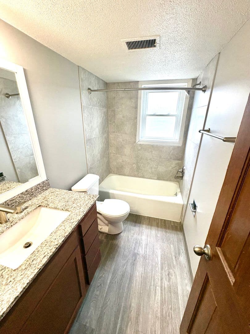 Omaha Apartment: 11766 Wakeley Plz