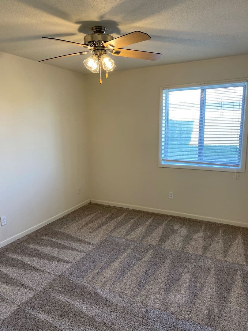 Omaha Apartment: 5806 S 141st Plz