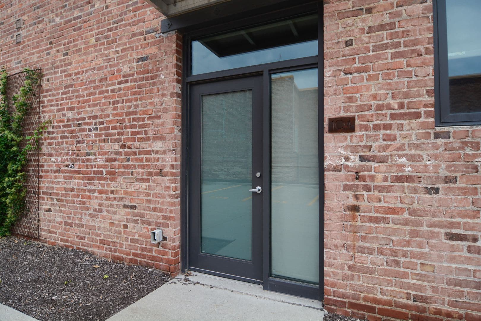 Omaha Apartment: 306 S 24th Street