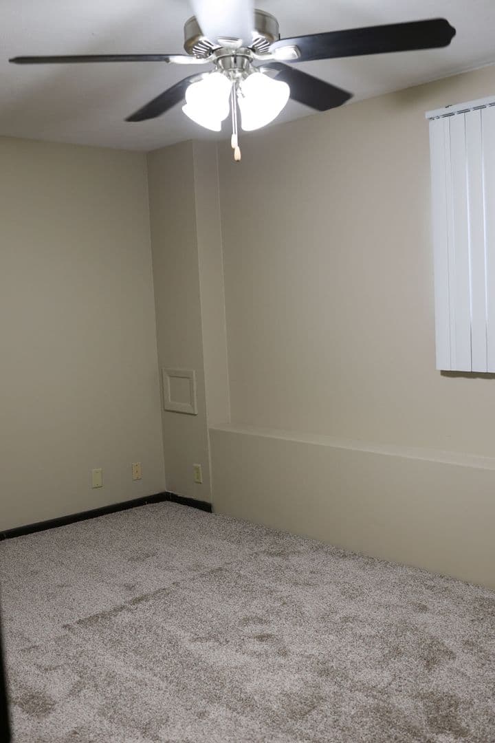 Omaha Apartment: 2323 Village Court