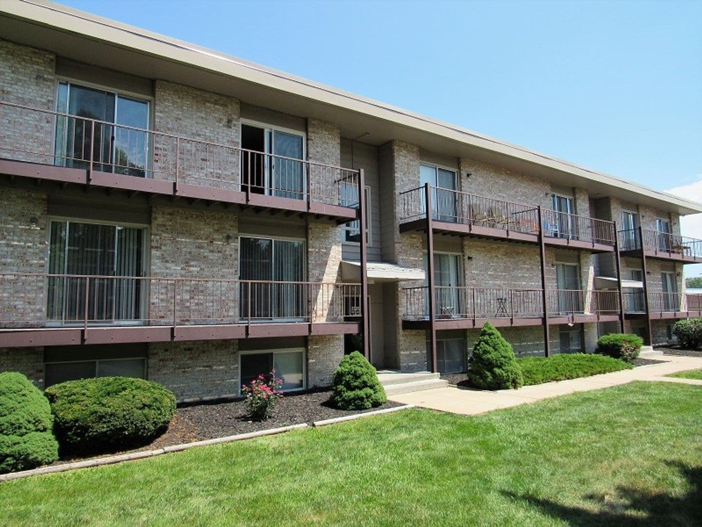 Omaha Apartment: 2306 Village Court