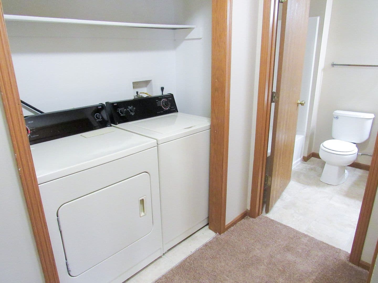 Bellevue Apartment: 14812 Normandy Blvd