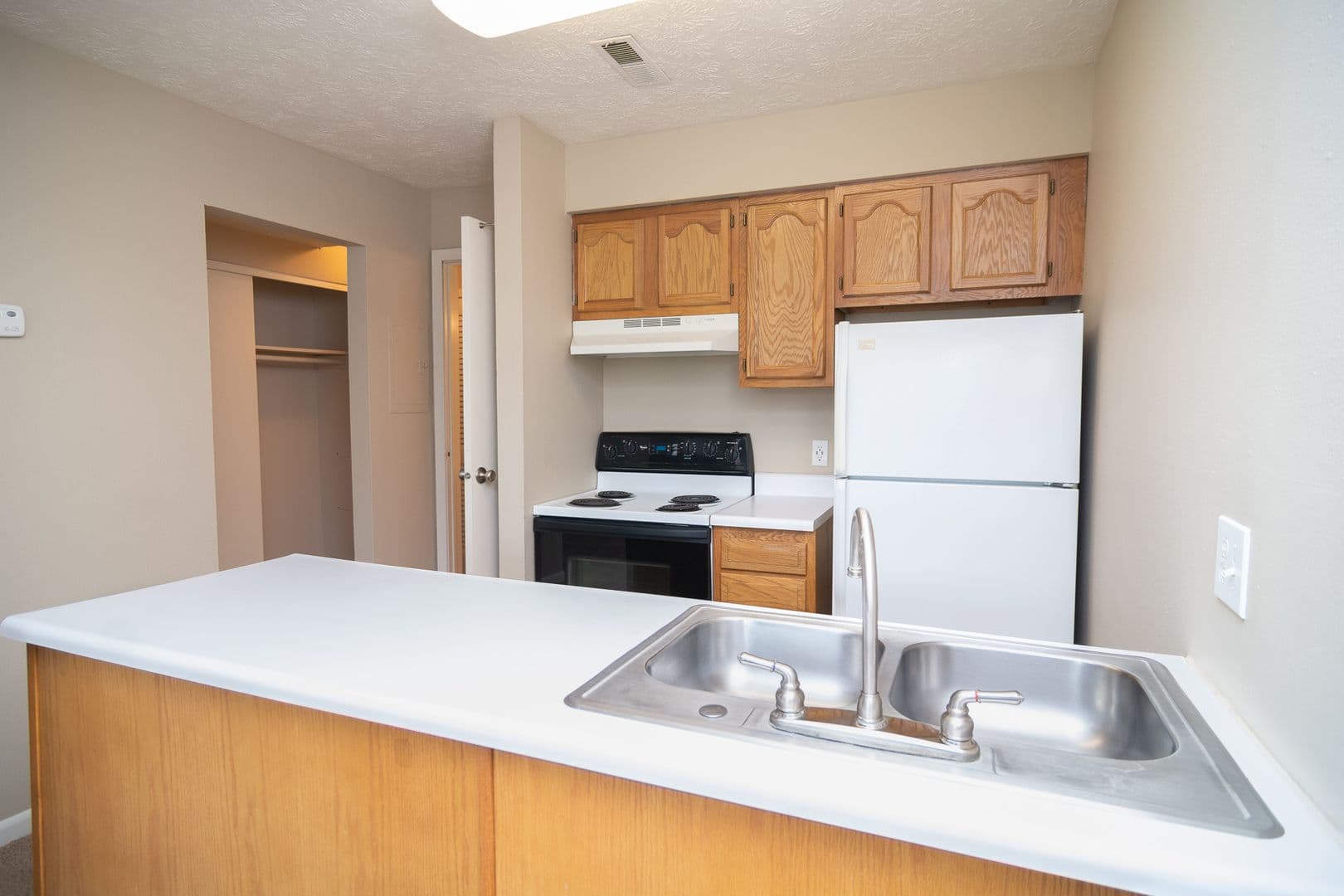 Omaha Apartment: 5344 S 99th Street