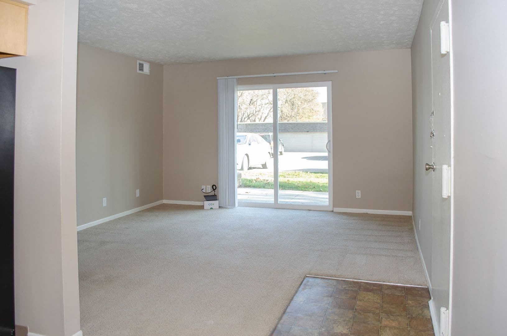 Omaha Apartment: 6917 Wright Plz