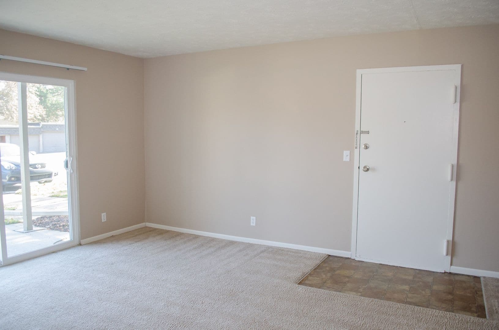 Omaha Apartment: 6917 Wright Plz