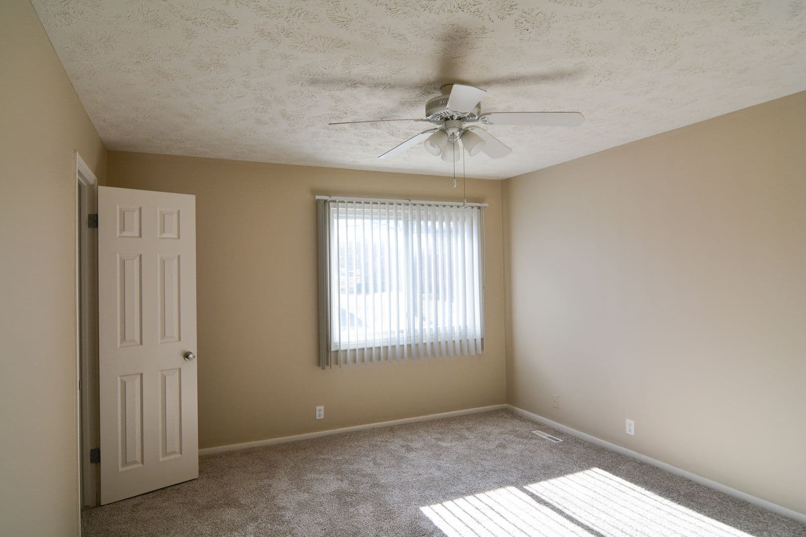 Omaha Apartment: 8500 Ohern