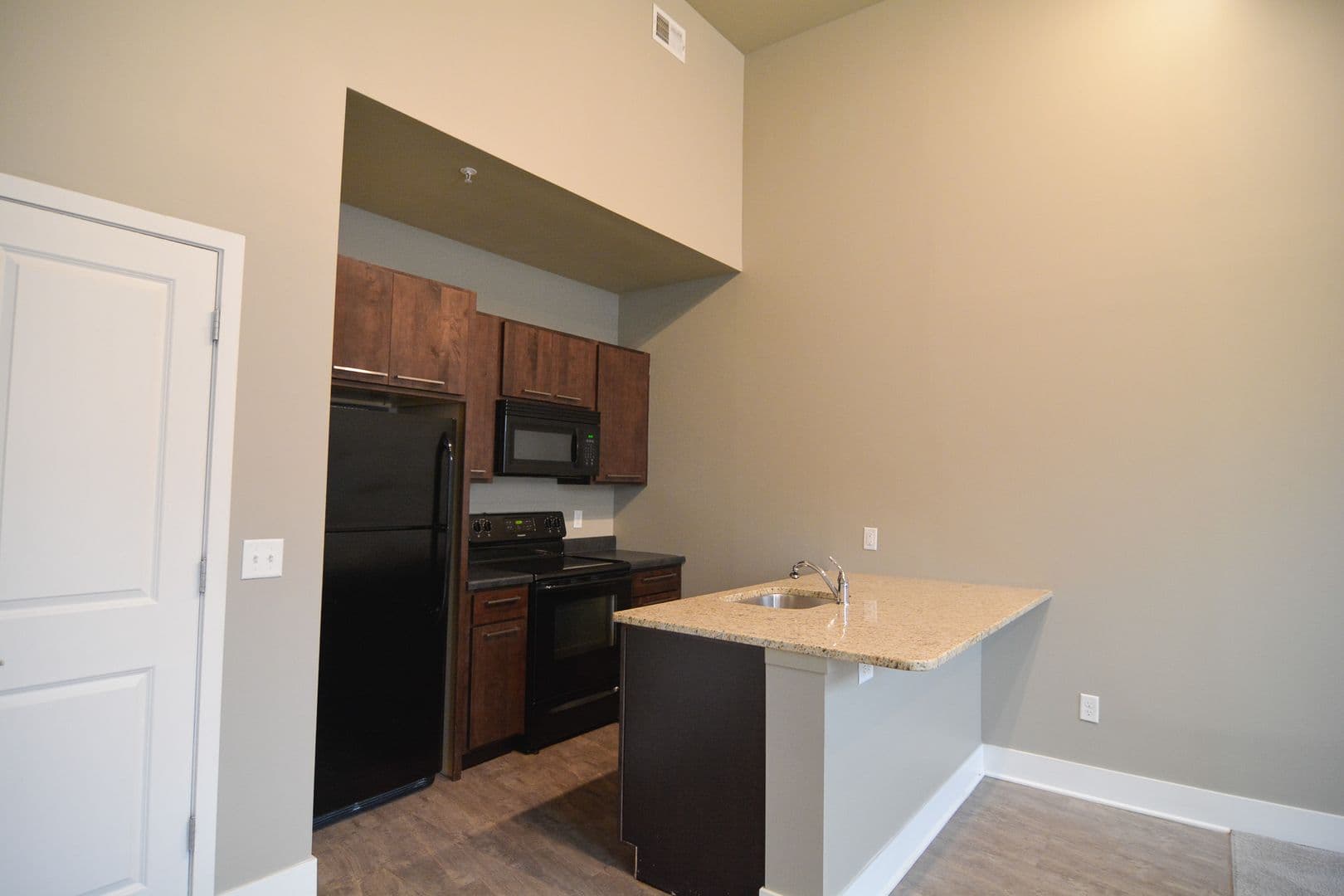 Omaha Apartment: 306 S 24th Street
