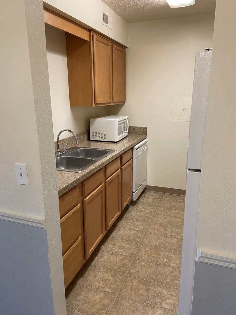 Omaha Apartment: 5806 S 141st Plz