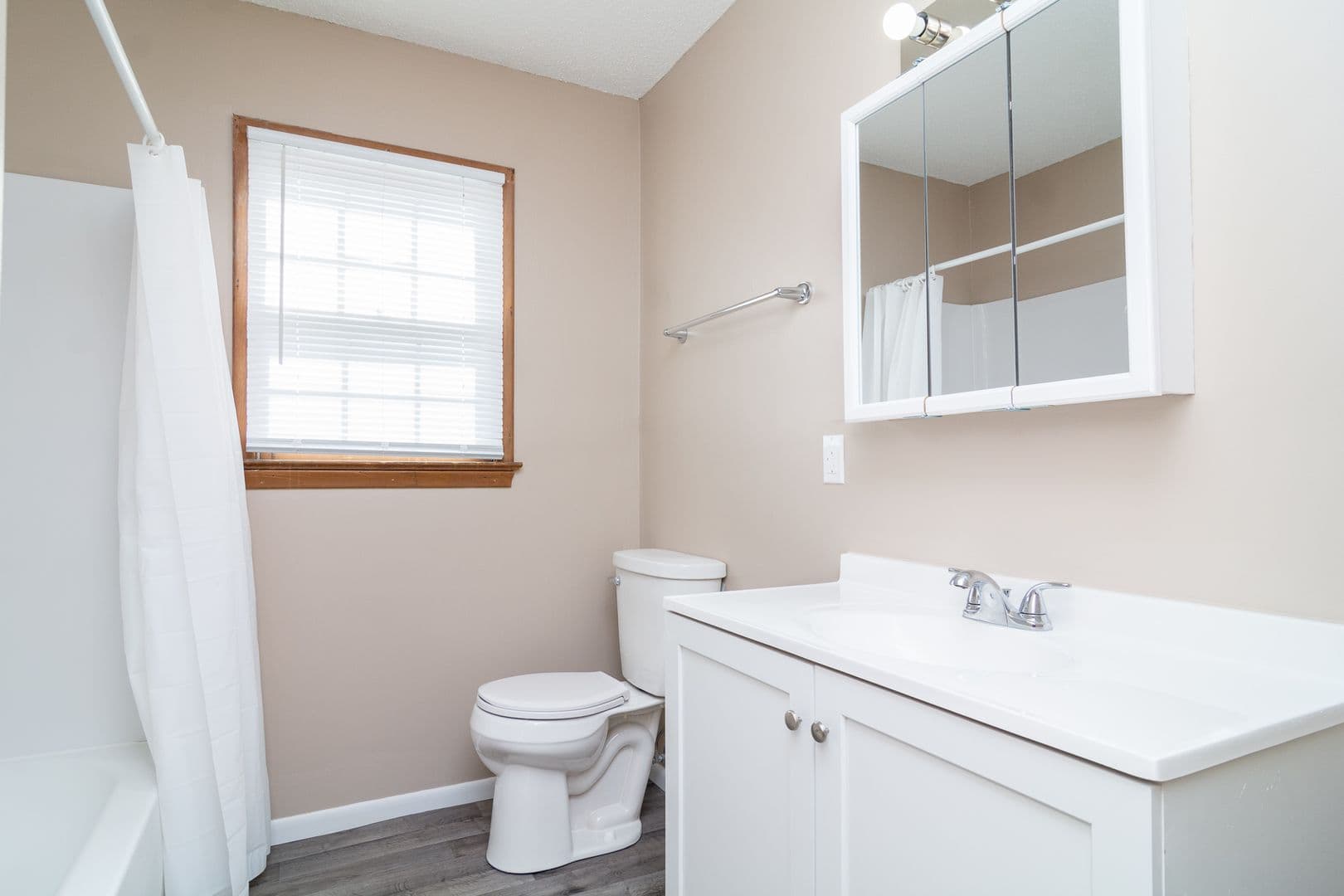 Omaha Apartment: 2323 Village Court