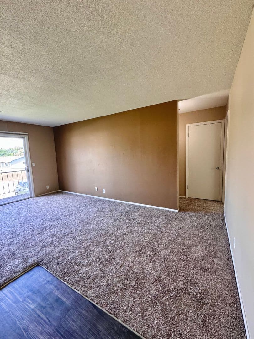 Omaha Apartment: 2306 Village Court