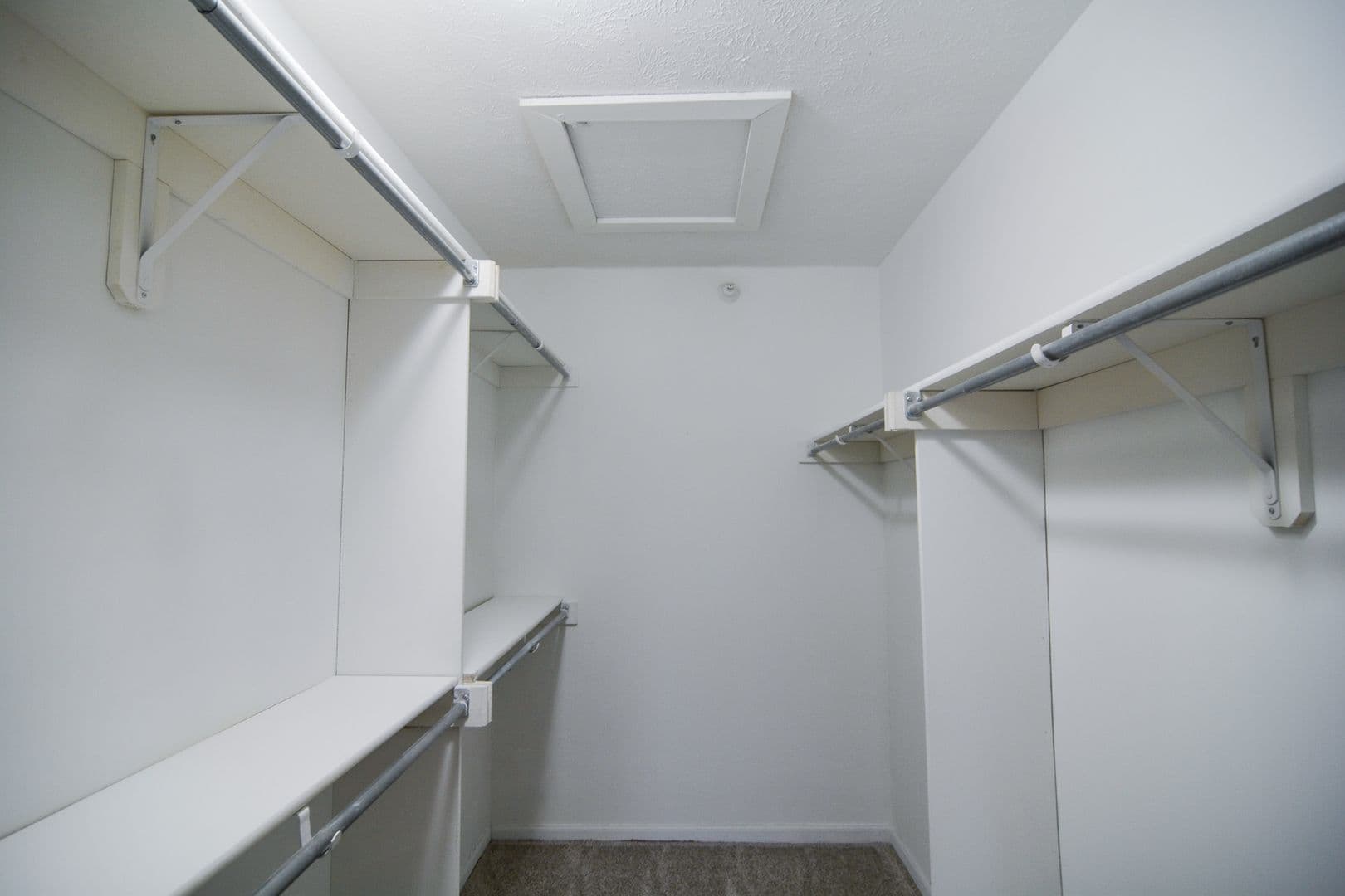 Bellevue Apartment: 14812 Normandy Blvd