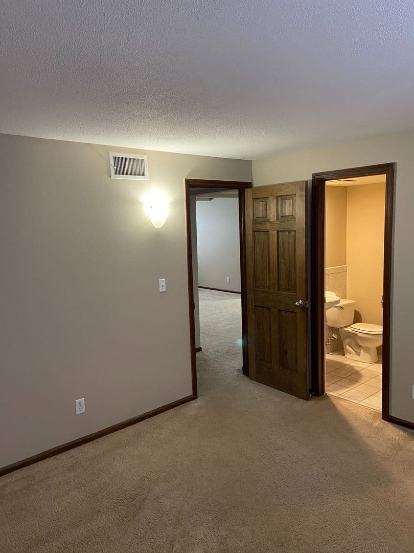 Omaha Apartment: 11766 Wakeley Plz